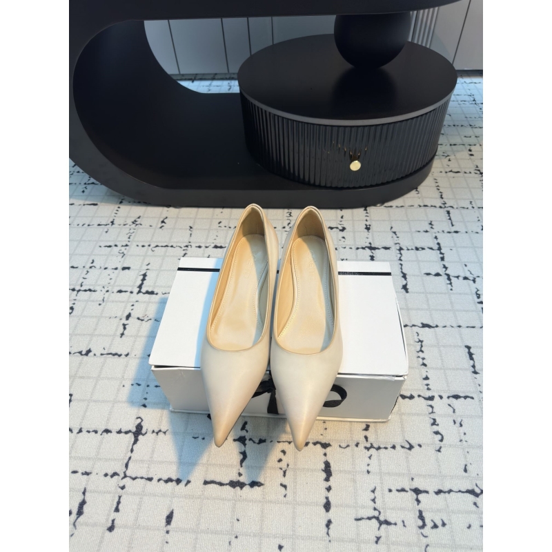 Other flat shoes